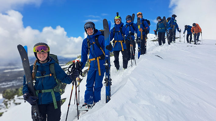 På väg ner från Städjan när molnen släppt är : Johanna Jansén, Elias Segerhorn, Jona Freyer,Pontus Marmin och Edvin Lilled